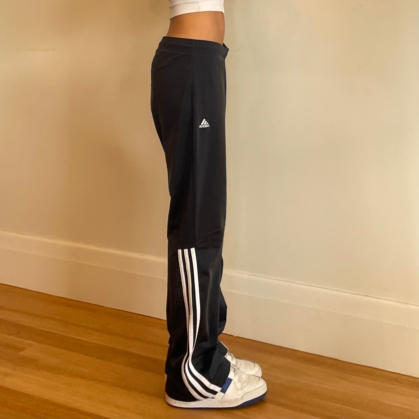 2000s Adidas sweatpants