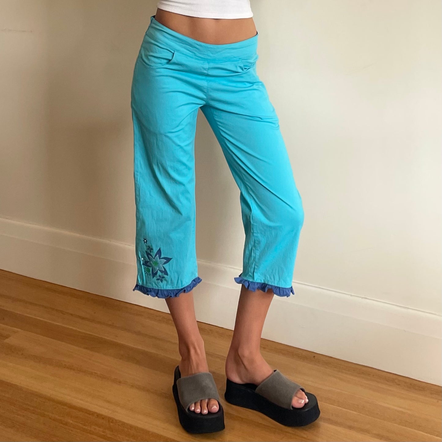 2000s Billabong capris