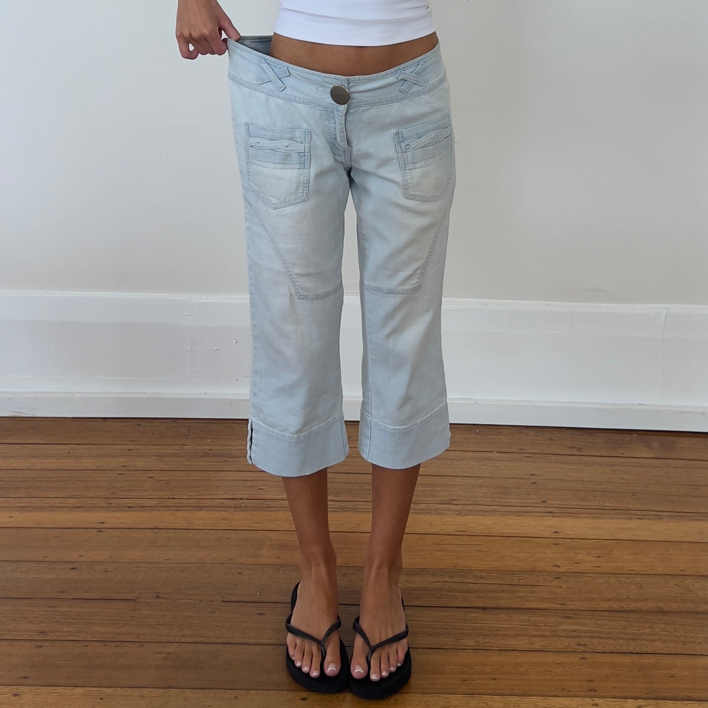 light wash denim capris