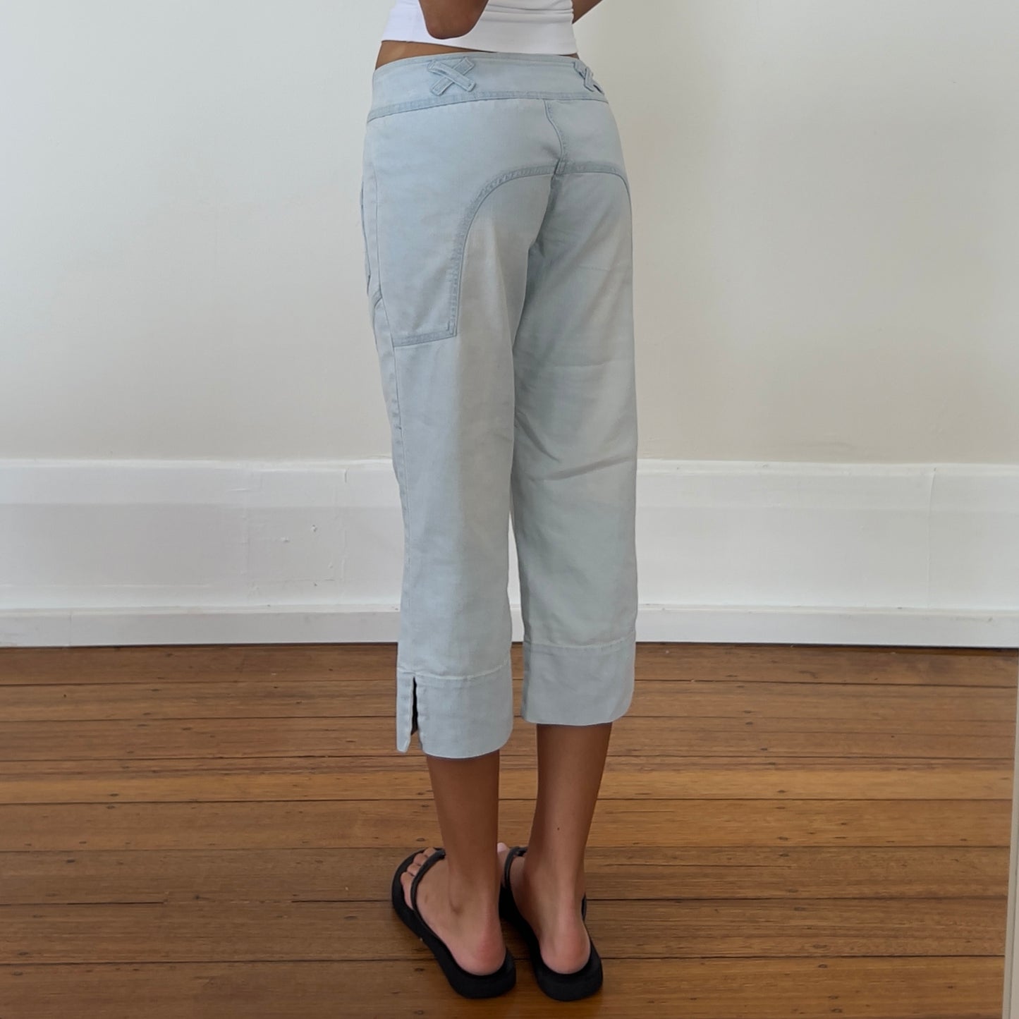 light wash denim capris