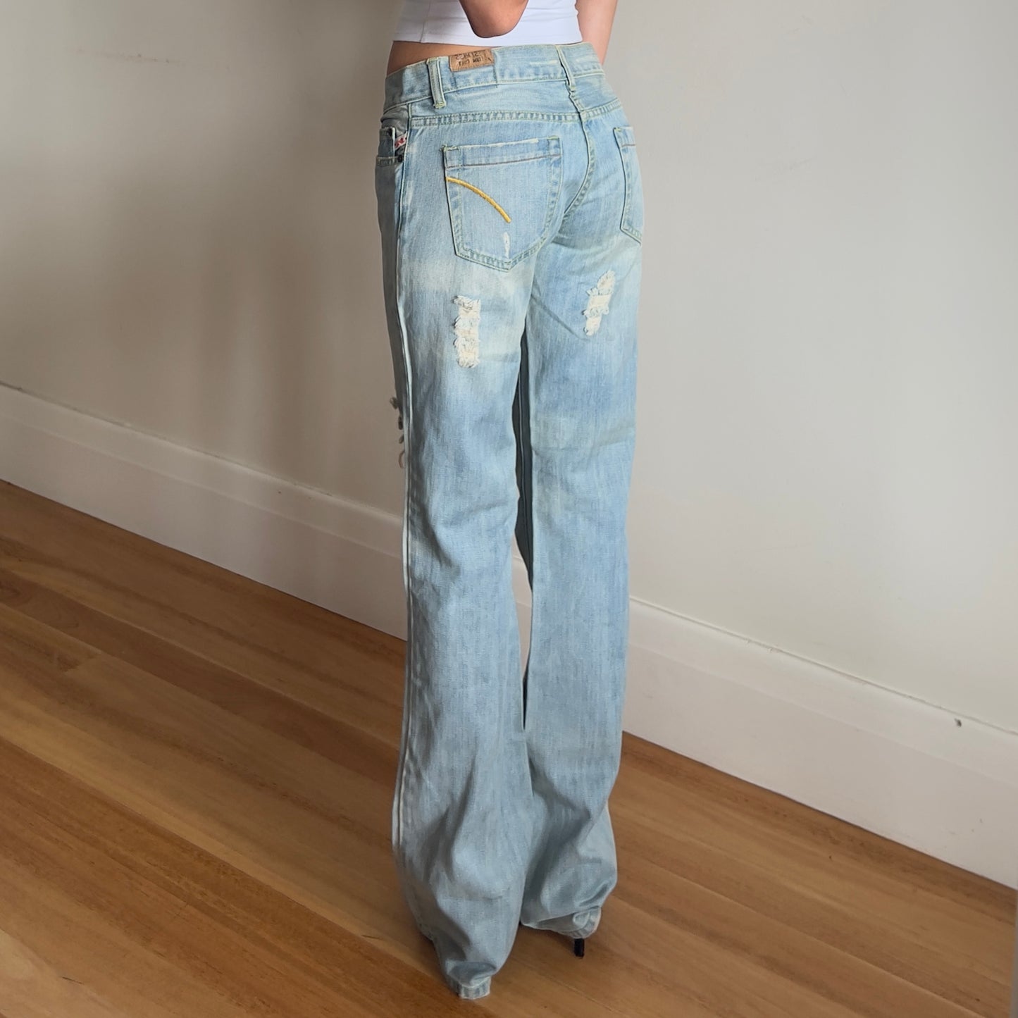 low rise baggy ripped jeans