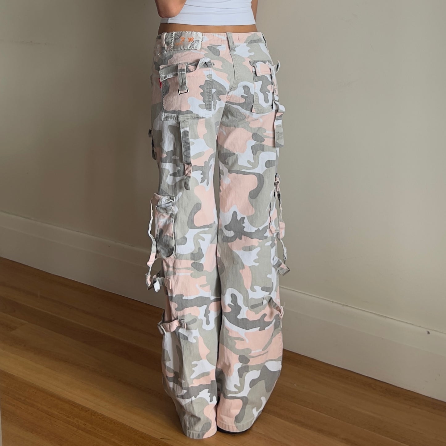 baggy camo cargo pants