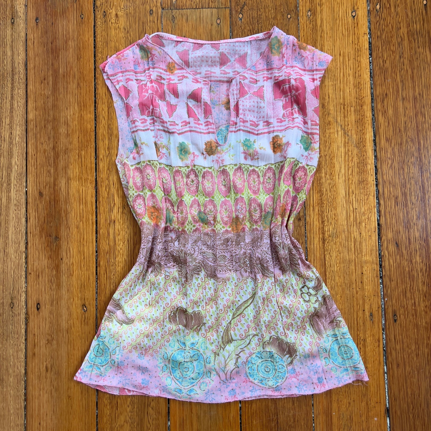 Italian graphic mesh tank