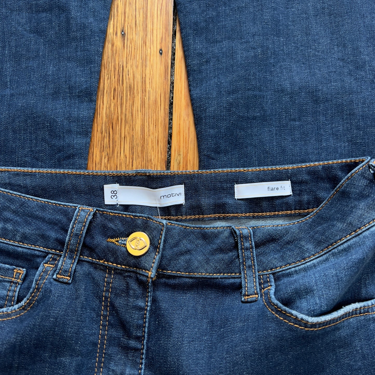 dark wash bootcut jeans