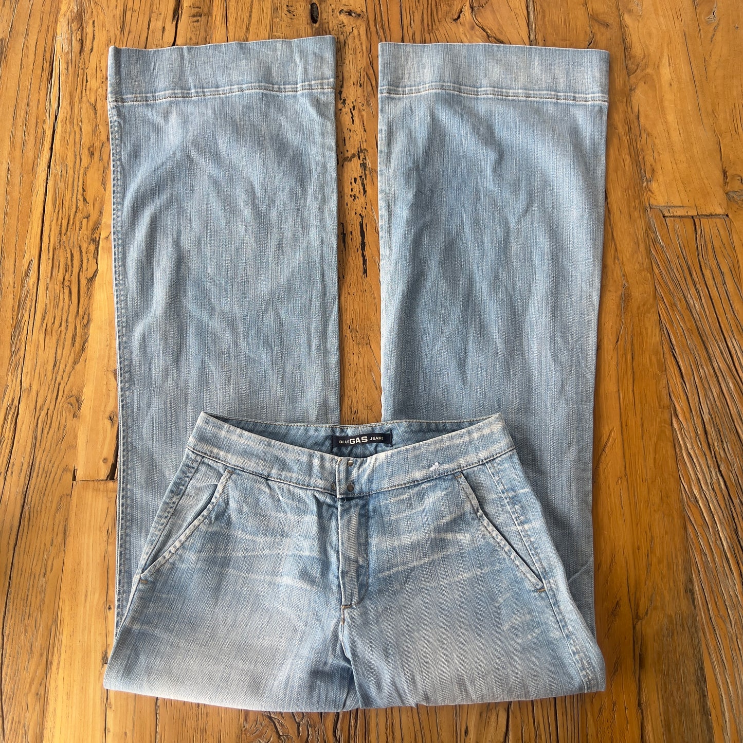 light wash wide leg jeans