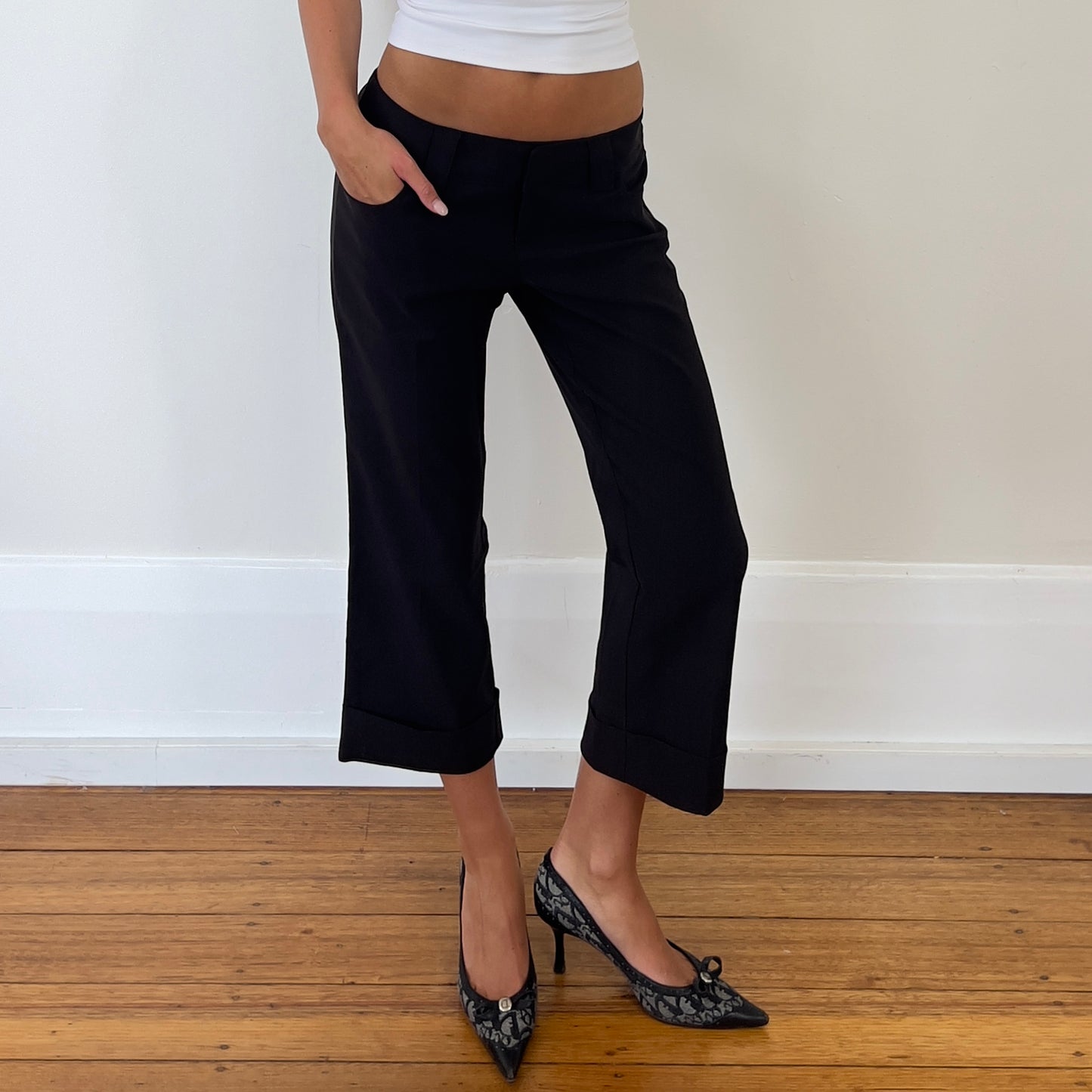 black carpri pants