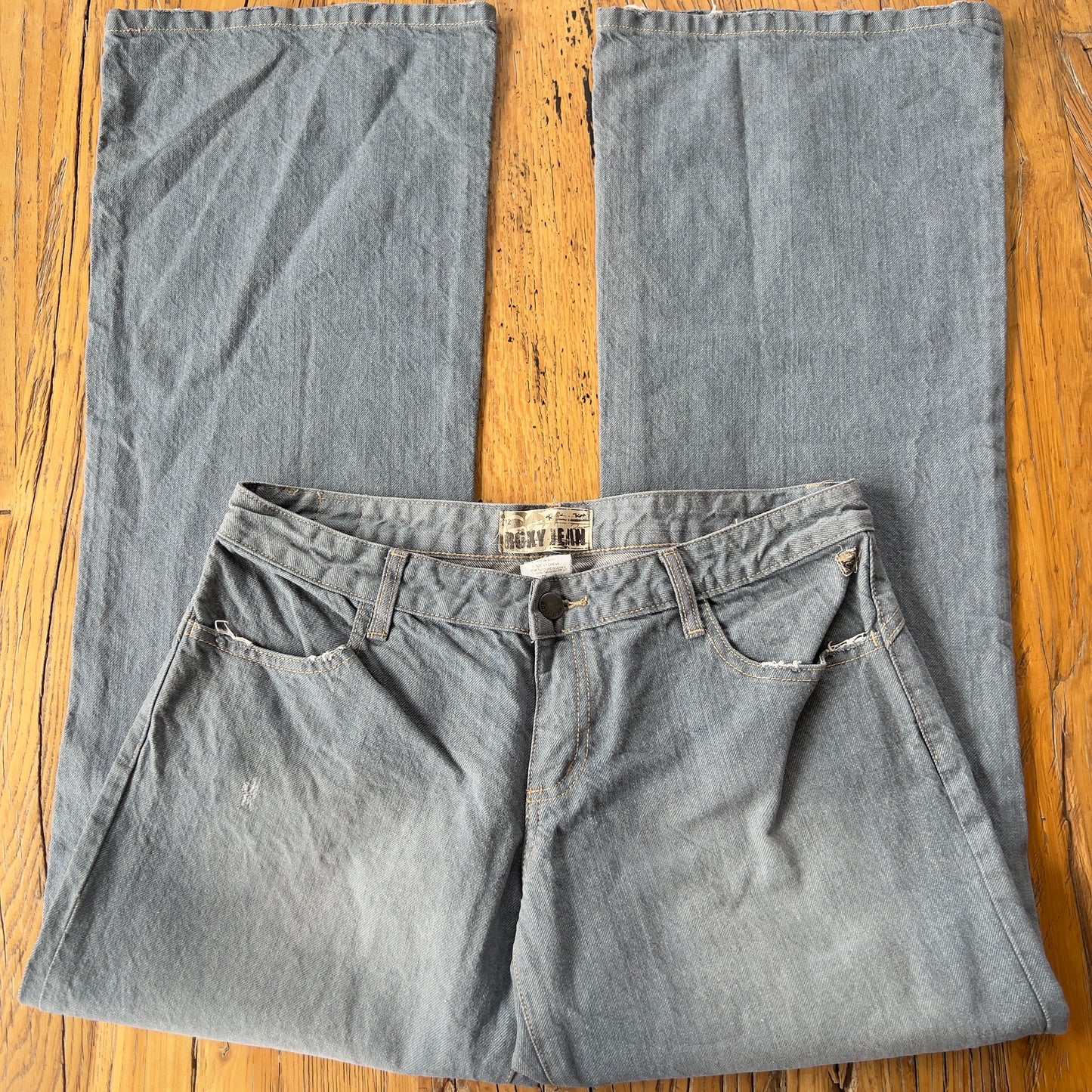 2000s low rise Roxy jeans