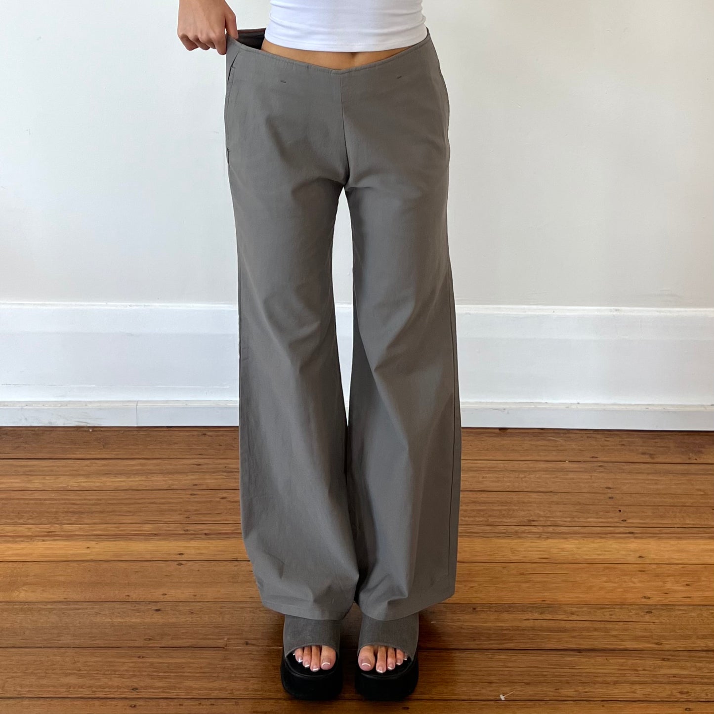 grey wide leg trousers