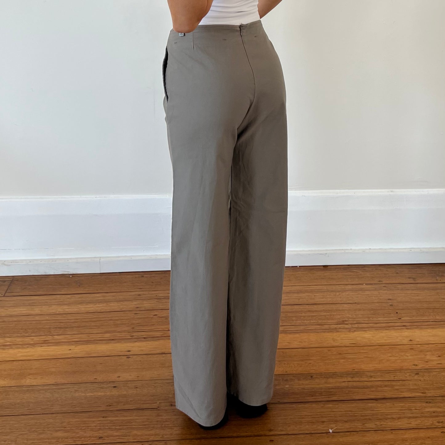 grey wide leg trousers