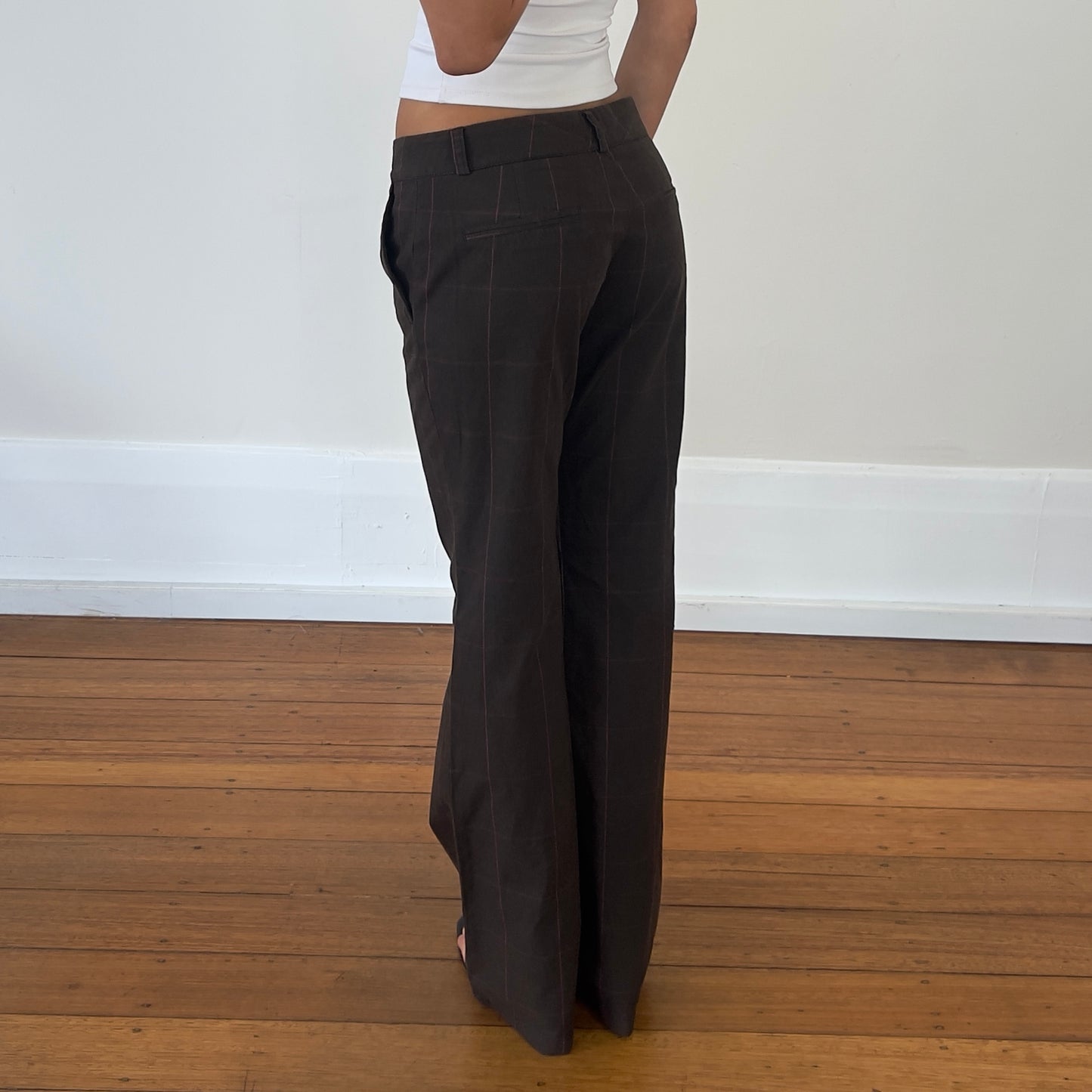 brown checkered trousers